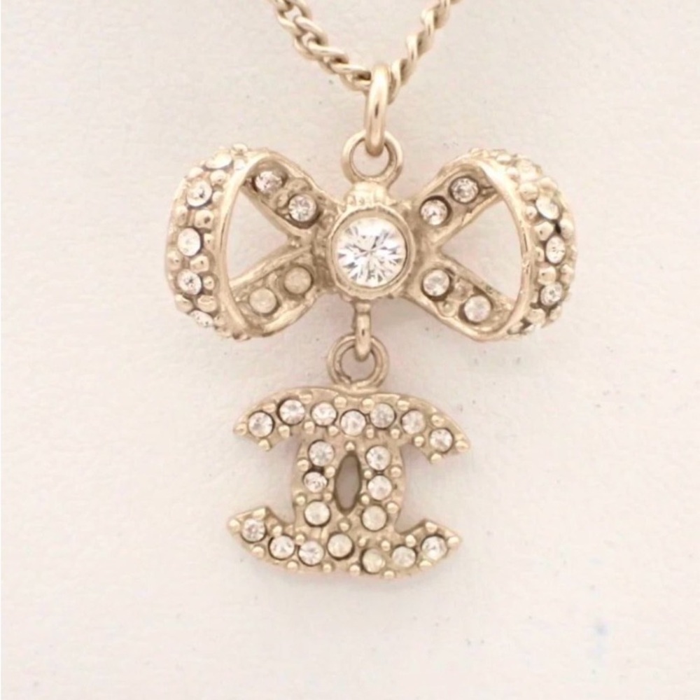 Auth🔥CHANEL Crystal Bow Necklace🌸W/ free COA /Chanel Box-EUC - Picture 9 of 15